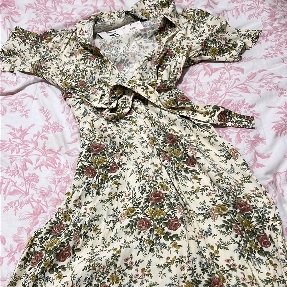 Zara s Cream Pink Green Floral Shirt Tea
Dress Zip Fasten Belted. Size S